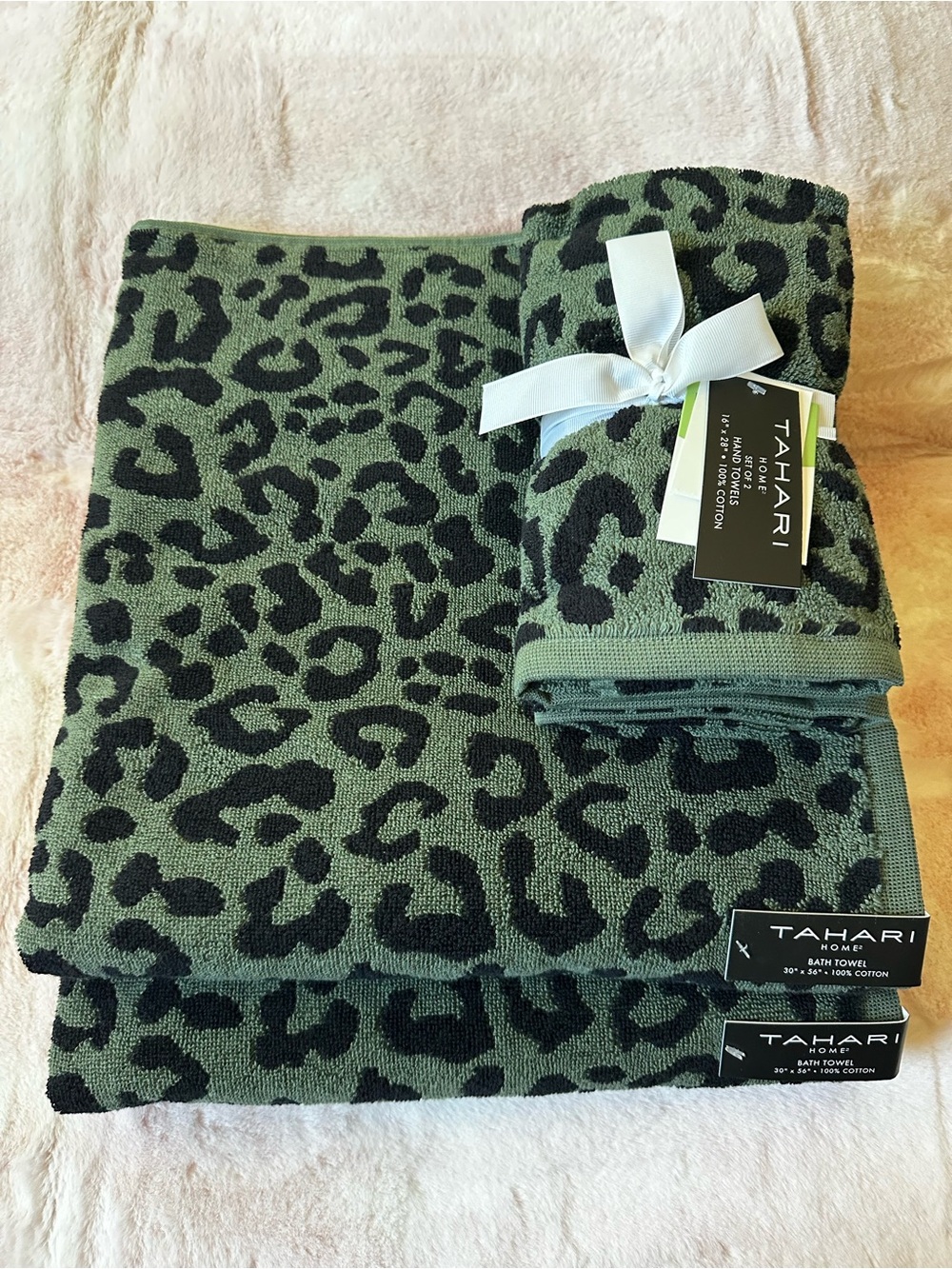 Green Leopard Print - Tahari Home Set of 2 Bath Towels + 2 Hand Towels NWT